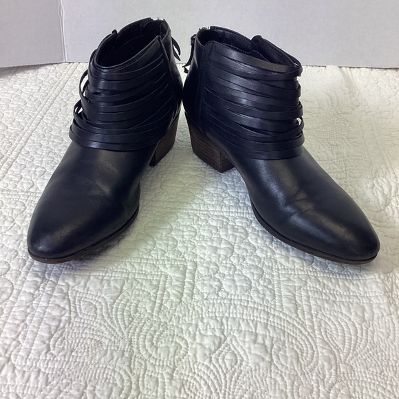 Clarks Artisan Spye Celeste Black Leather Bootie Women’s Size 8.5 Like new - Picture 3 of 12